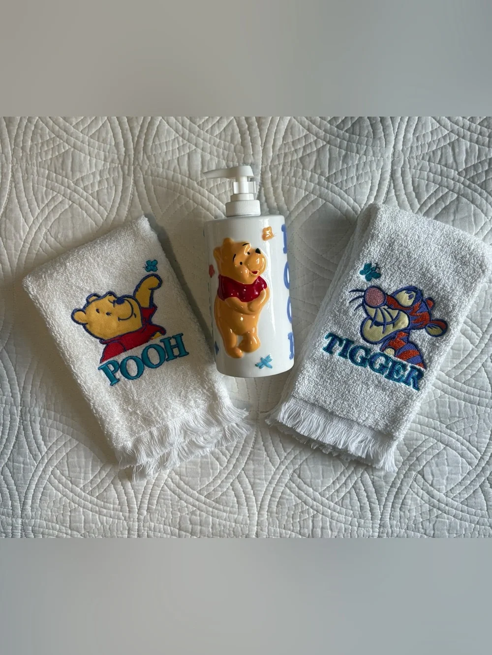 Disney Vintage Winnie the Pooh Ceramic soap Pump with Pooh & Tigger Hand Towels